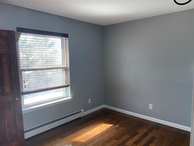 Building Photo - 2523 Claremont Ct NE