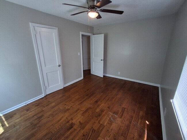 Building Photo - 825 Crestline Cir NW