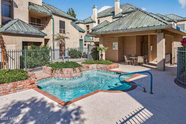 Building Photo - 101 N 7th St