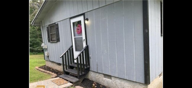 Building Photo - 616 Indianola Dr