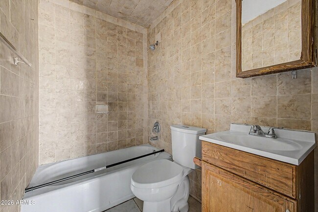 Building Photo - 5828 N 63rd Dr