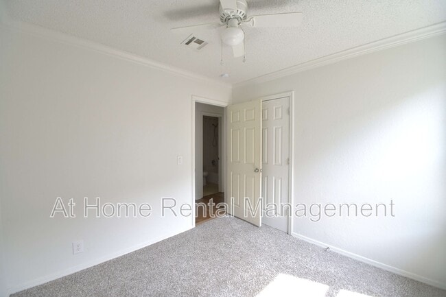 Building Photo - 7114 E 98th St