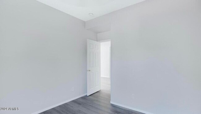 Building Photo - 12821 W Weldon Ave