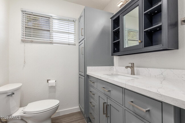 Building Photo - 5306 N 8th Ave