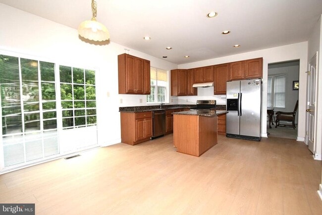 Building Photo - 8223 Edge Hill Ln