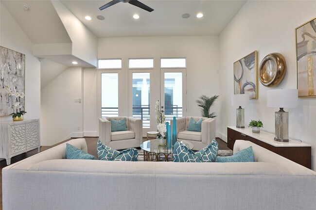 Building Photo - 4527 Graustark St