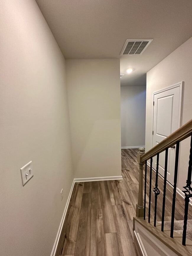 Building Photo - 4BR/3.5 Bath Townhouse in Prime Ballantyne Location; Great Schools