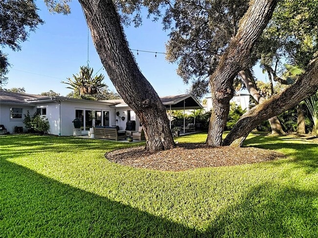 Building Photo - 4711 W Estrella St