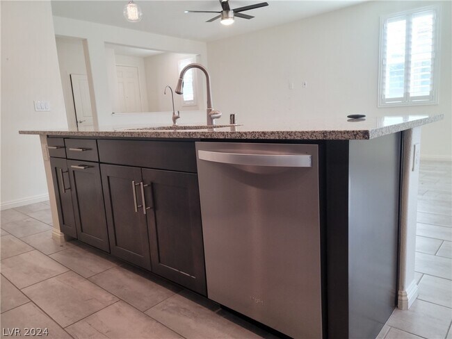 Building Photo - 9149 Cocowoods Pl