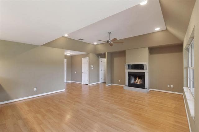 Building Photo - 1822 Sharon Dr