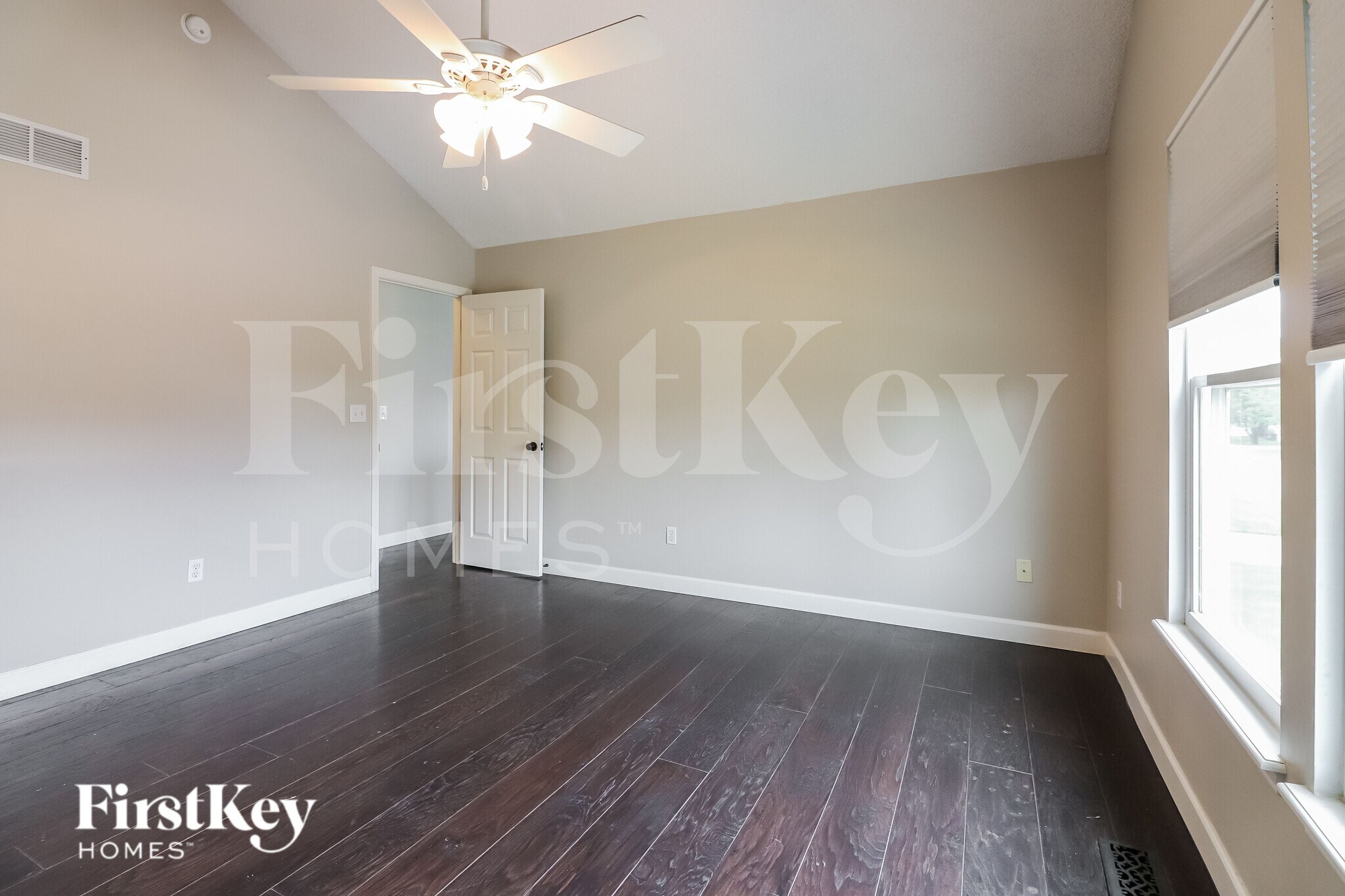 Building Photo - 412 N Crest Dr