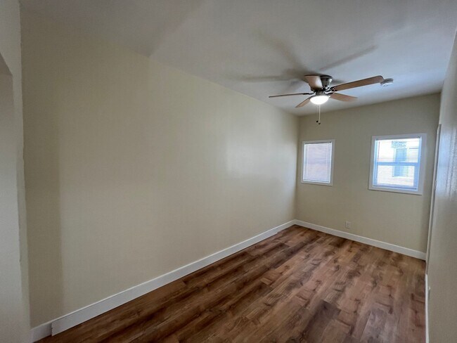 Building Photo - BELLA APARTMENTS: Beautiful 1 Bed - 1 Bath