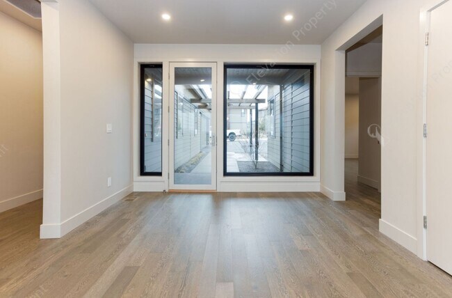 Building Photo - Exquisite Tetherow Living with Resort Memb...