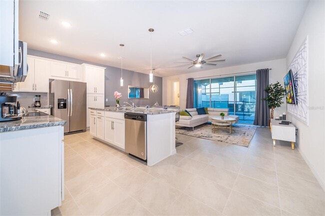 Building Photo - 1808 Tropical Palms Cir