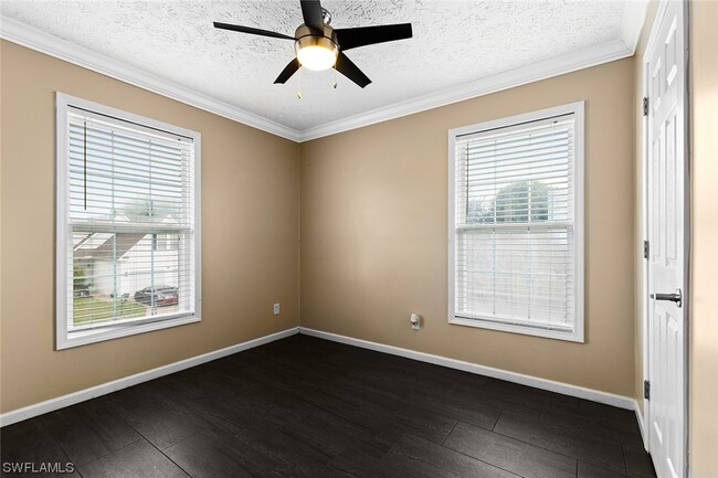 Building Photo - 406 Leawood Cir