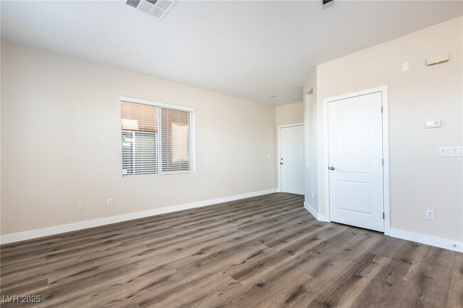 Building Photo - 8244 Brilliant Pompon Pl