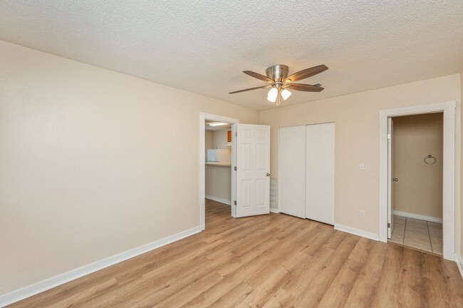 Building Photo - Cozy duplex in the heart of Niceville!