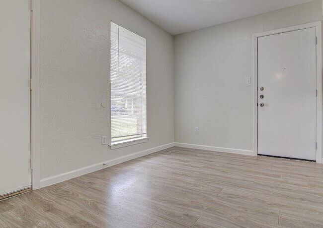 Building Photo - 5301 Indio Cir