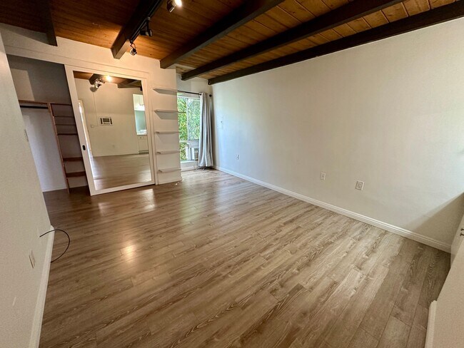 Building Photo - 1815 Armour Ln