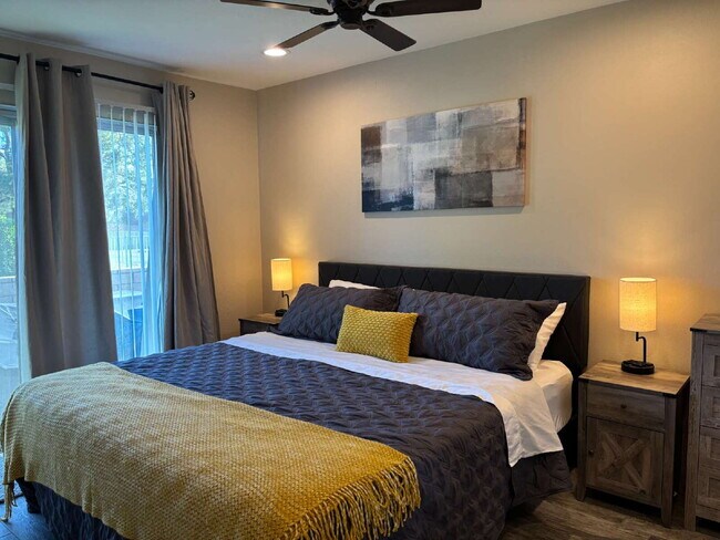 Building Photo - 2 Bedrooms Condo for Rent Available May 19...