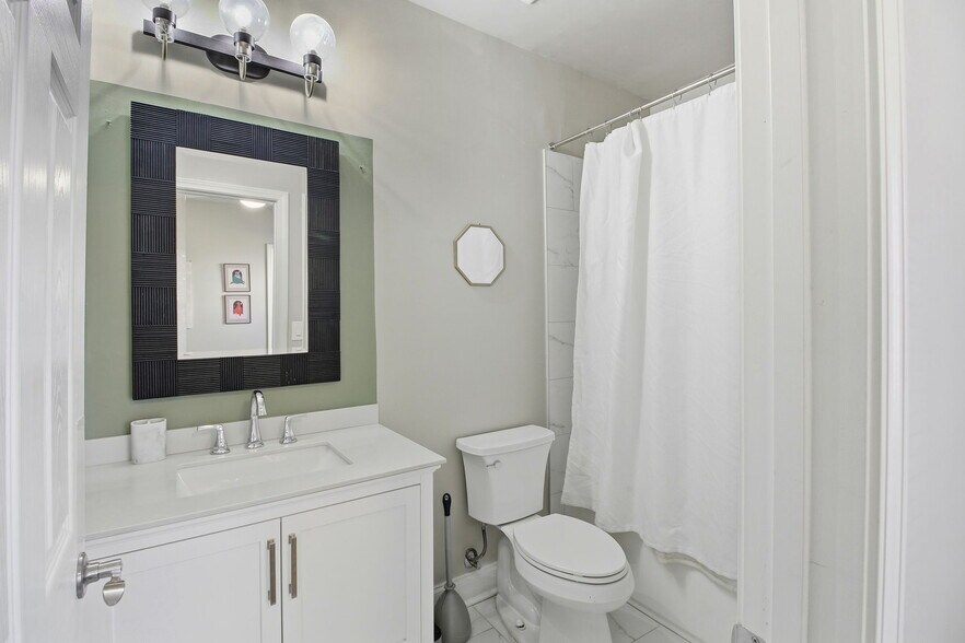 Building Photo - 1488 Beecher St SW