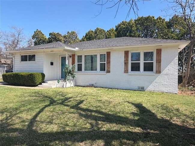 Building Photo - 3929 NW 32nd St