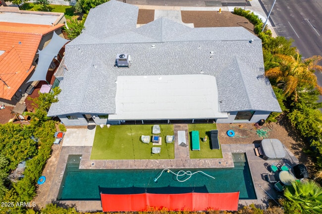 Building Photo - 5002 N 38th Pl