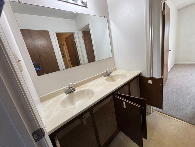 Building Photo - 2004 Hale Ct