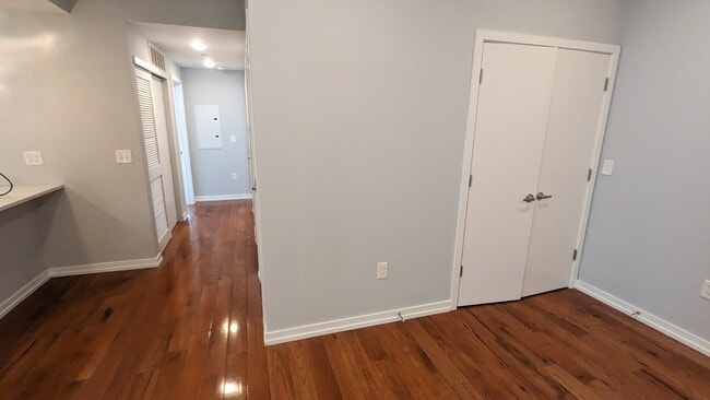 Building Photo - 411 N 41st St