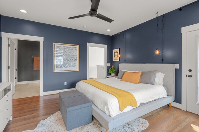 Building Photo - Stunning Rental In Charlotte Parkside