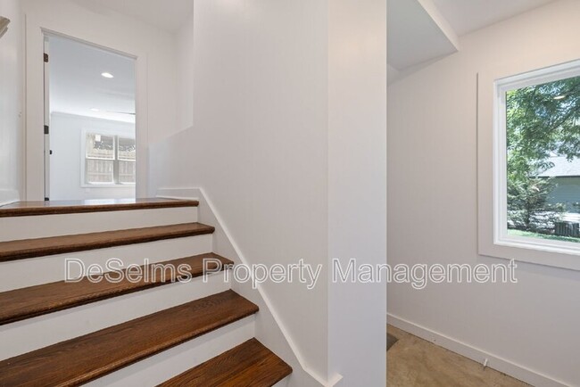 Building Photo - 227 53rd Ave N