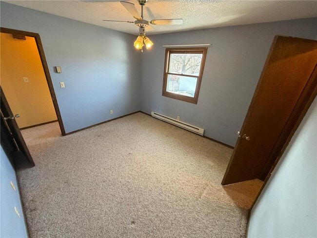 Building Photo - 706 1st St S