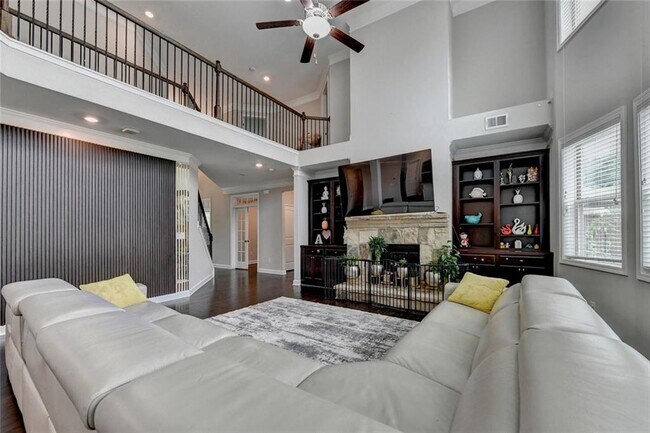Building Photo - 6035 Ashborough Park