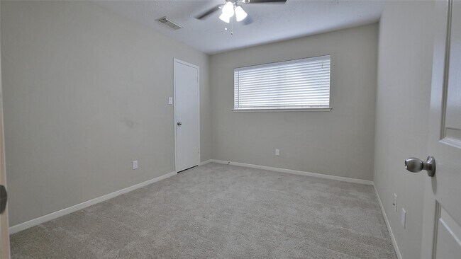 Building Photo - 21626 Park Tree Ln