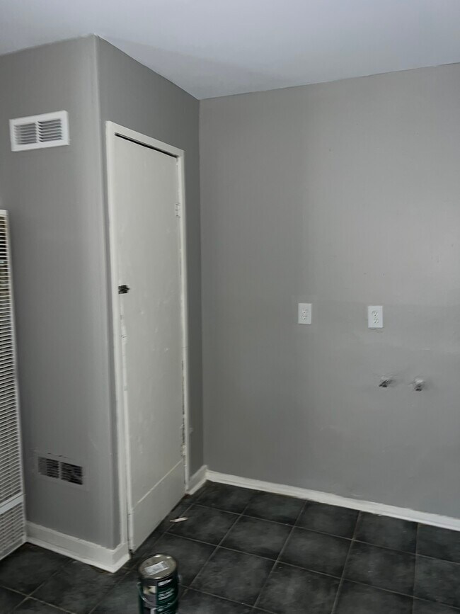 Building Photo - 2251 Stovall Ave