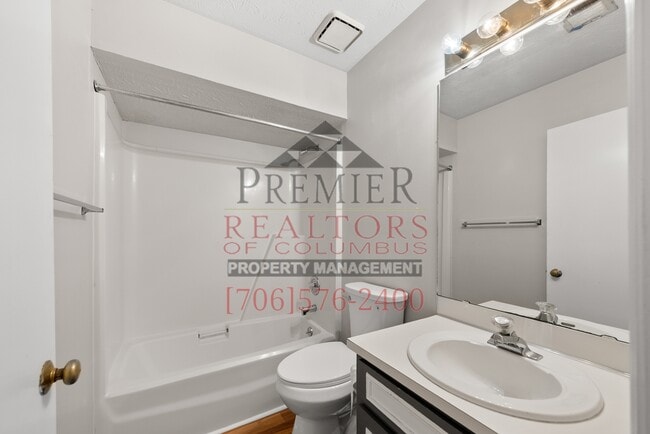 Building Photo - 6634 Hensley Dr