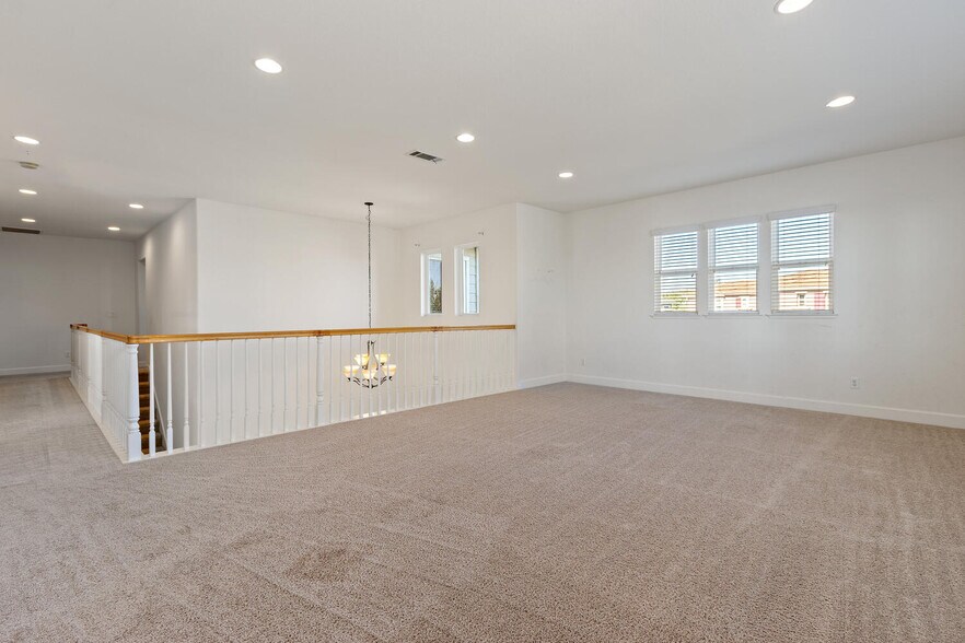 Building Photo - 460 Lansing Cir