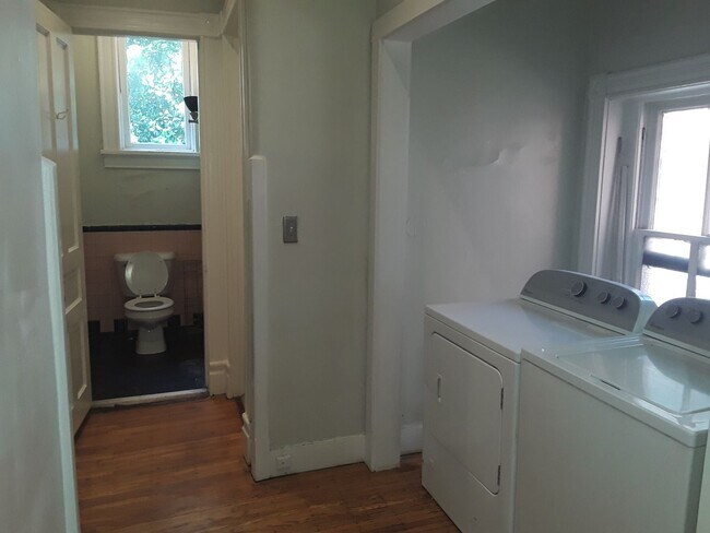 Building Photo - 1238 Garvin Pl