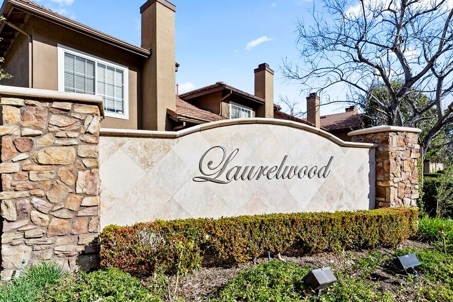 Building Photo - 8060 E Goldenrod Ln