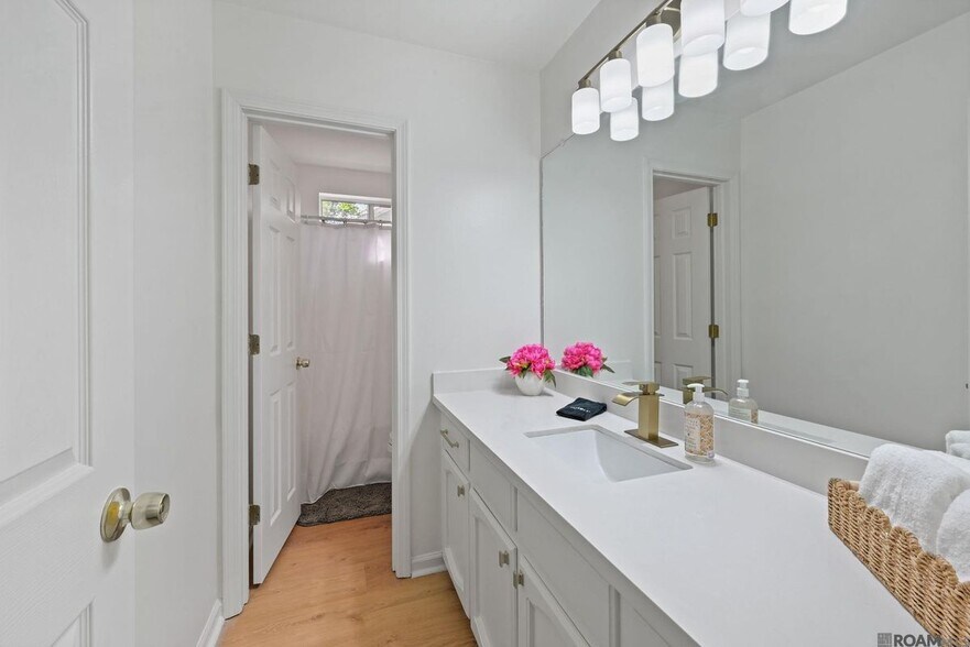 Building Photo - 18482 Lake Iris Ave