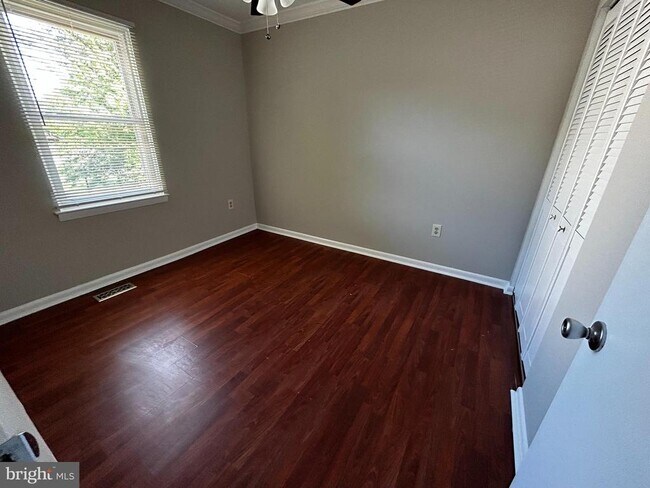 Building Photo - 1700 Sadlers Wells Dr
