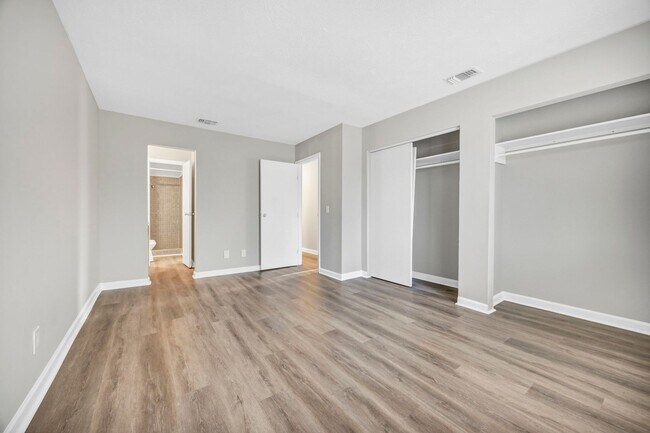 Building Photo - BG0109