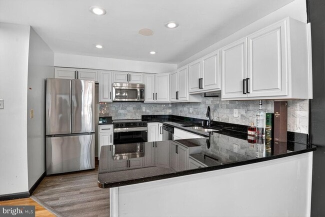 Building Photo - 7706 Swan Terrace