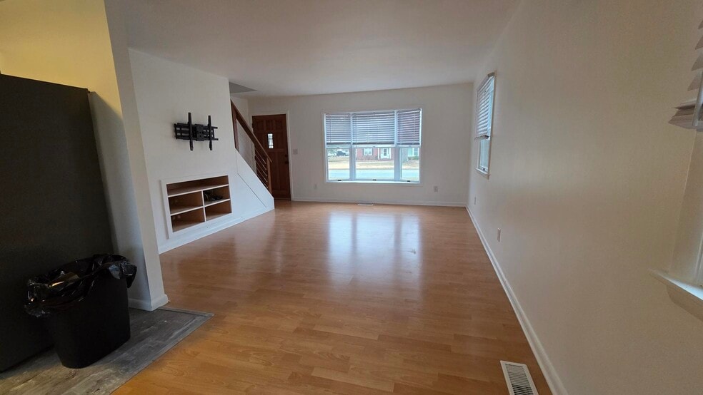 Building Photo - 712 N Washington St