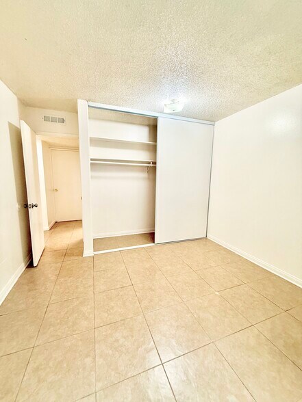 Building Photo - 4475 Jurupa Ave