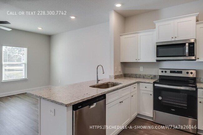 Building Photo - 12281 Sinclair Dr