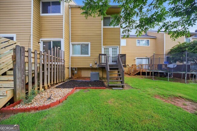 Building Photo - 220 Yuba Walk