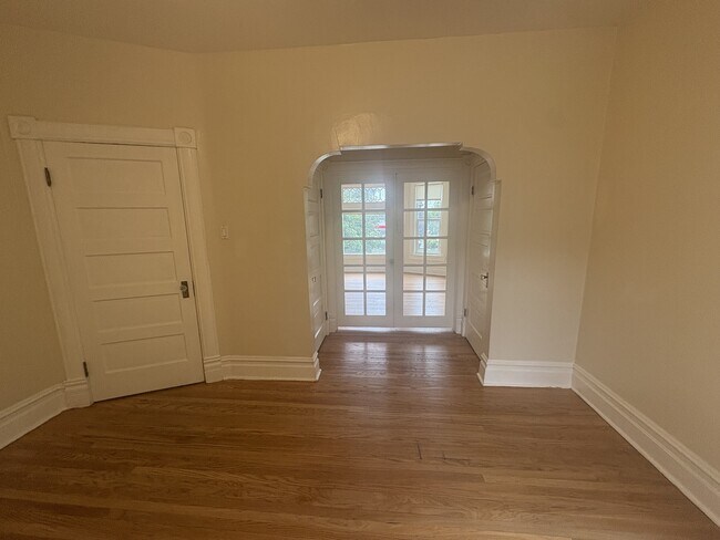 Building Photo - 809 S 900 E