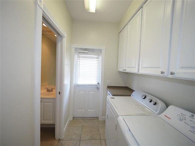 Building Photo - 1533 Napoli Dr E