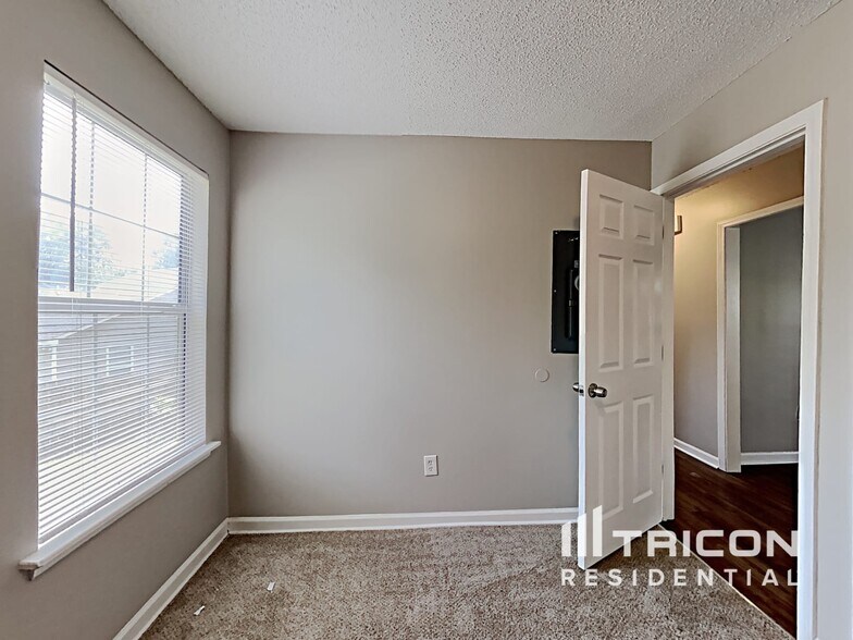 Building Photo - 109 Thornby Rd